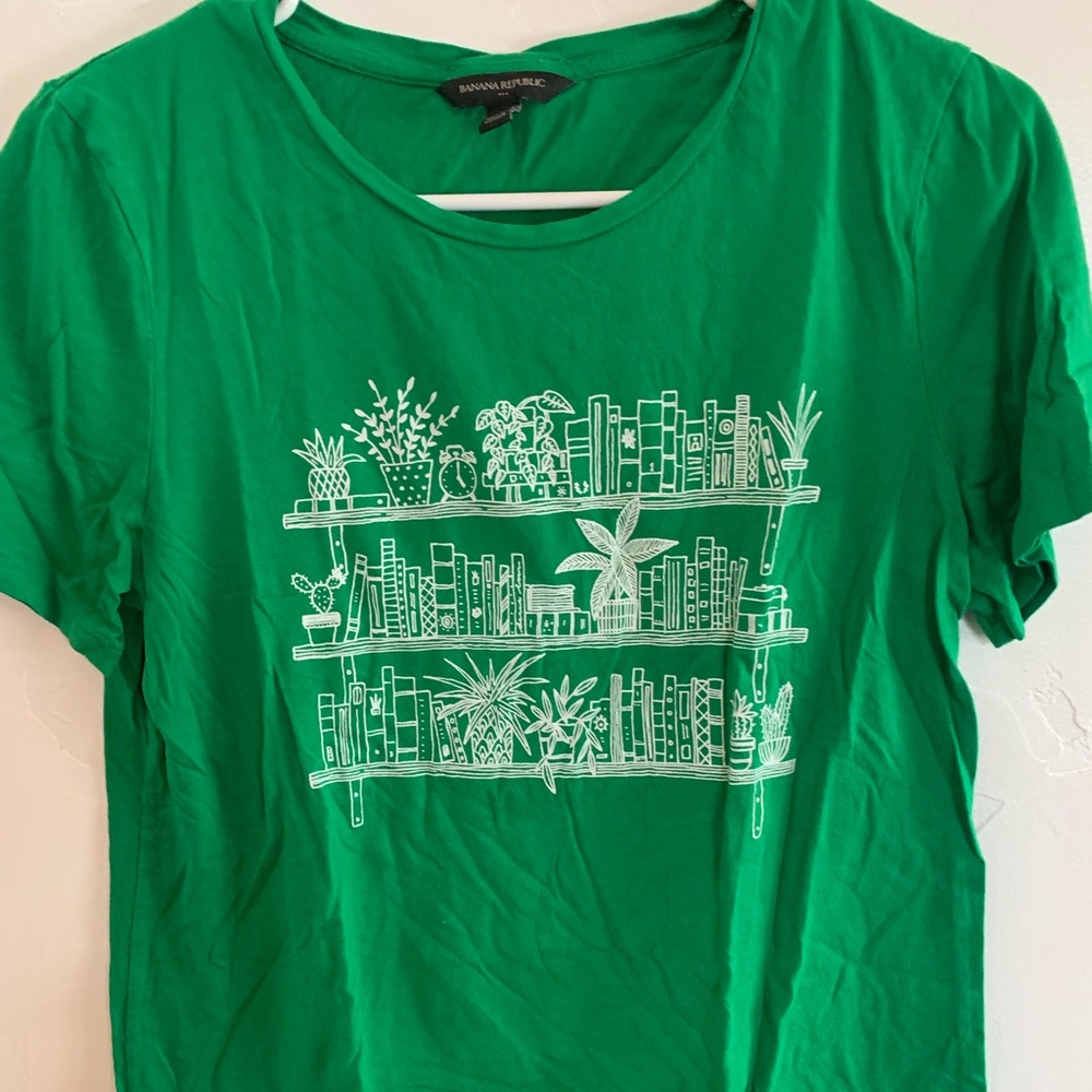 slim fit plant tee